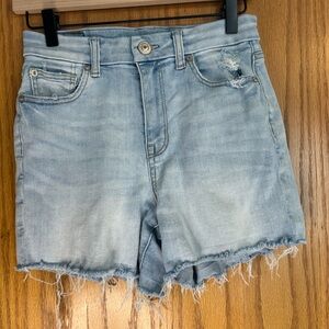 American Eagle High Rise Distressed Denim Shorts Light Wash Women’s Size 2